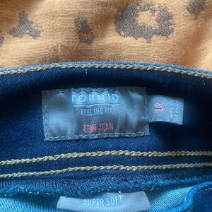 Torrid pull on jeans 1R